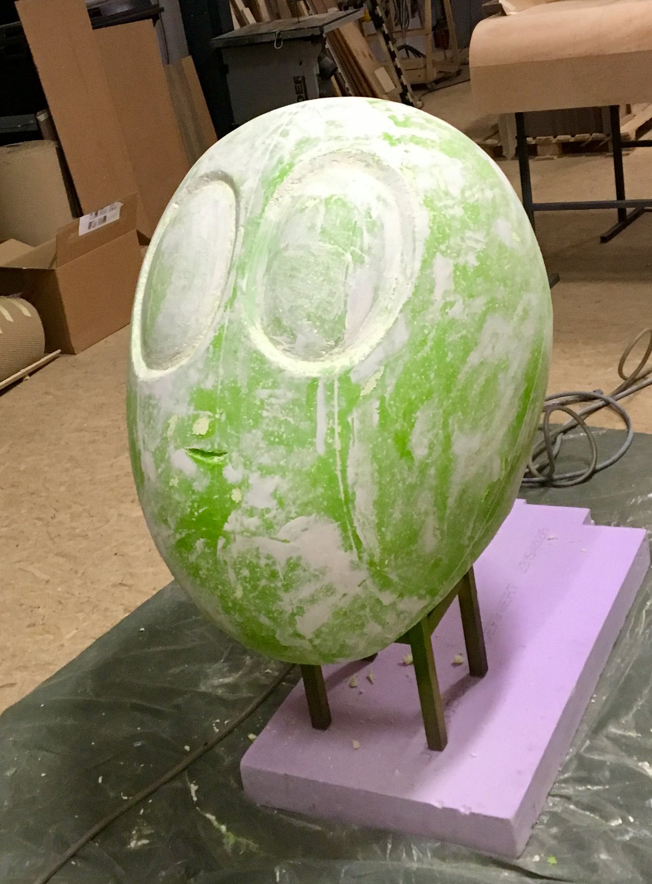 Peinture d'un globe sur mesure — L'Illustre Atelier (en cours de réalisation)