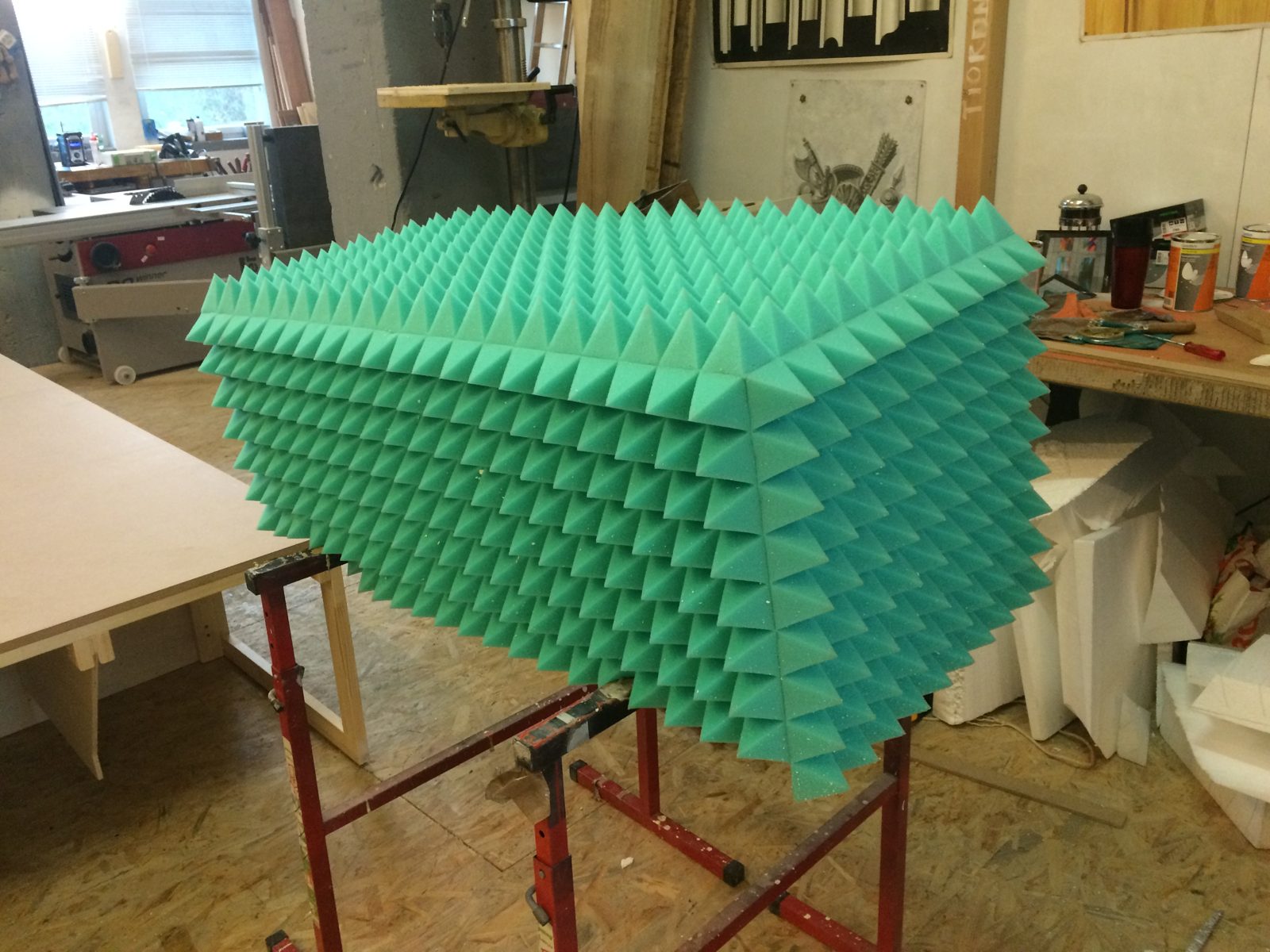 Usinage du polystyrène — L'Illustre Atelier (en cours de réalisation)