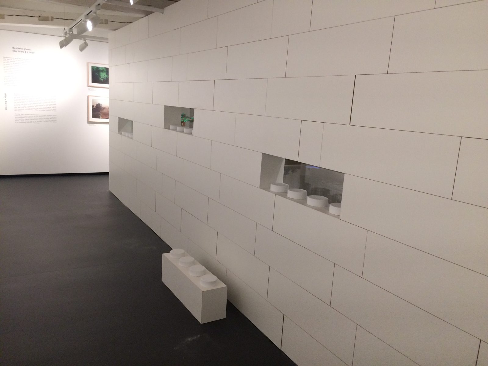 Objet d'exposition — L'Illustre Atelier